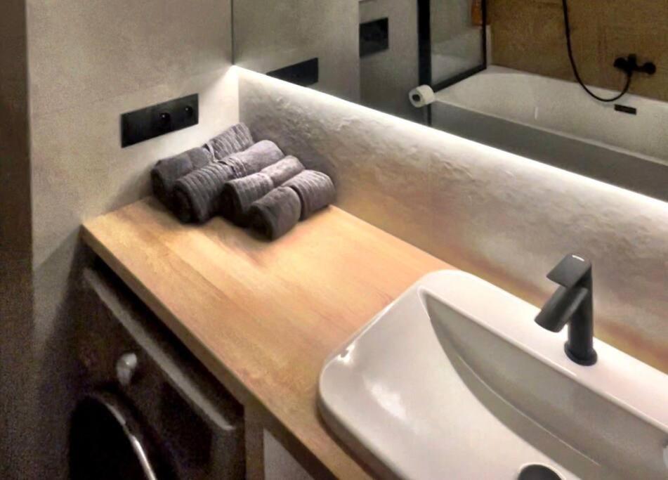 Blue River Apartment - Breslavia Exterior foto